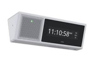 Digitale Wanduhr mit Lautsprecher und Anzeige der Uhrzeit 11:10:58 AM, Freitag, 30. Dezember.