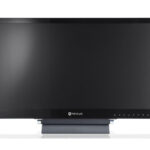 Ein schwarzer Neovo-Monitor mit flachem Bildschirm und einem silbernen Standfuß.