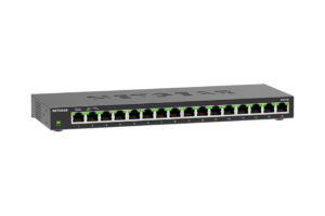 Ein Netgear GS316 Ethernet-Switch mit 16 Ports und grün leuchtenden Status-LEDs.