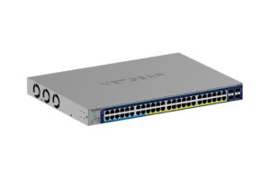 Netgear Netzwerk-Switch mit mehreren Ethernet-Anschlüssen auf der Vorderseite, silbernes Gehäuse.
