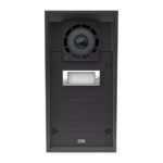 Schwarze Gegensprechanlage mit Kamera und beleuchtetem Namensschild auf weißem Hintergrund.