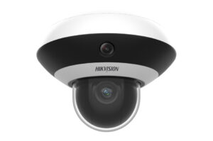 Überwachungskamera der Marke Hikvision mit Panoramakuppeldesign.