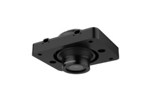 Schwarze Überwachungskamera mit quadratischer Halterung und sichtbarem Objektiv, Marke Hikvision.