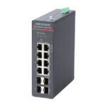 Industrieller PoE-Switch mit acht Ethernet-Ports und vier SFP-Ports von Hikvision.