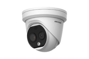 Überwachungskamera der Marke Hikvision in weißem Gehäuse, mit zwei Objektiven und einem kreisförmigen Design.