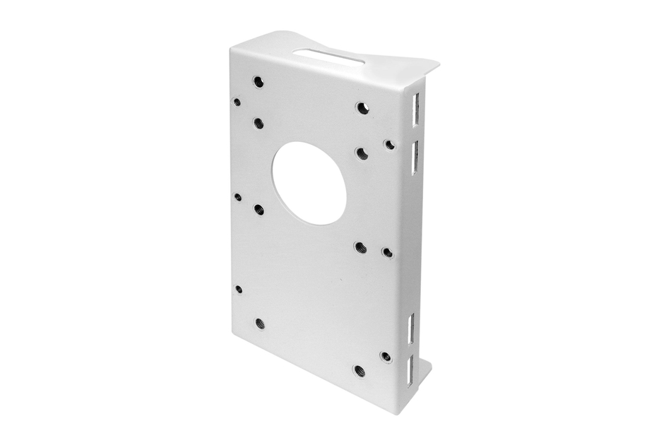 Weiße metallische Montageplatte mit mehreren Löchern und einem größeren runden Ausschnitt in der Mitte.
