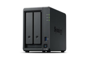 Externe Synology-Festplatte mit zwei Einschüben und mehreren Anzeigenleuchten auf schwarzem Gehäuse.