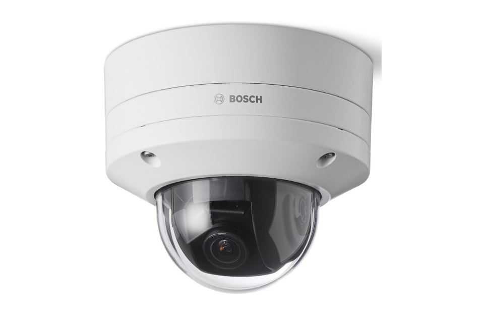 Weiße Überwachungskamera von Bosch mit einer gewölbten Abdeckung.