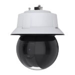 Weiße Überwachungskamera mit schwarzem, kuppelförmigem Kamerabereich.