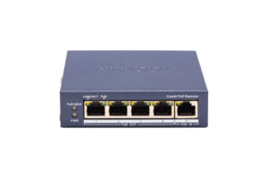 Ein blauer Gigabit PoE-Repeater mit fünf Ethernet-Ports auf der Vorderseite, beschriftet mit Markenname und Funktionen.