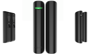 Ein schwarzer, schlanker Tür- oder Fenstersensor mit grünem Lichtsignal, Vorder- und Seitenansicht gezeigt.
