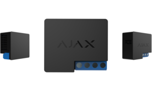 Drei schwarze AJAX-Smart-Home-Geräte mit blauen Anschlusspunkten in einer diagonalen Anordnung.