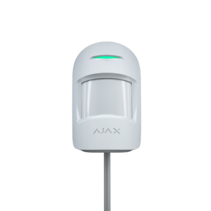 Weißer Bewegungsmelder mit LED-Anzeige auf schwarzem Hintergrund, der Markenname "AJAX" ist sichtbar.