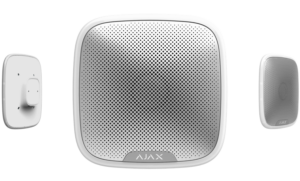 Drei weiße elektronische Geräte mit Lüftungsgittern und dem Logo "AJAX", wahrscheinlich Lautsprecher oder Sensoren.