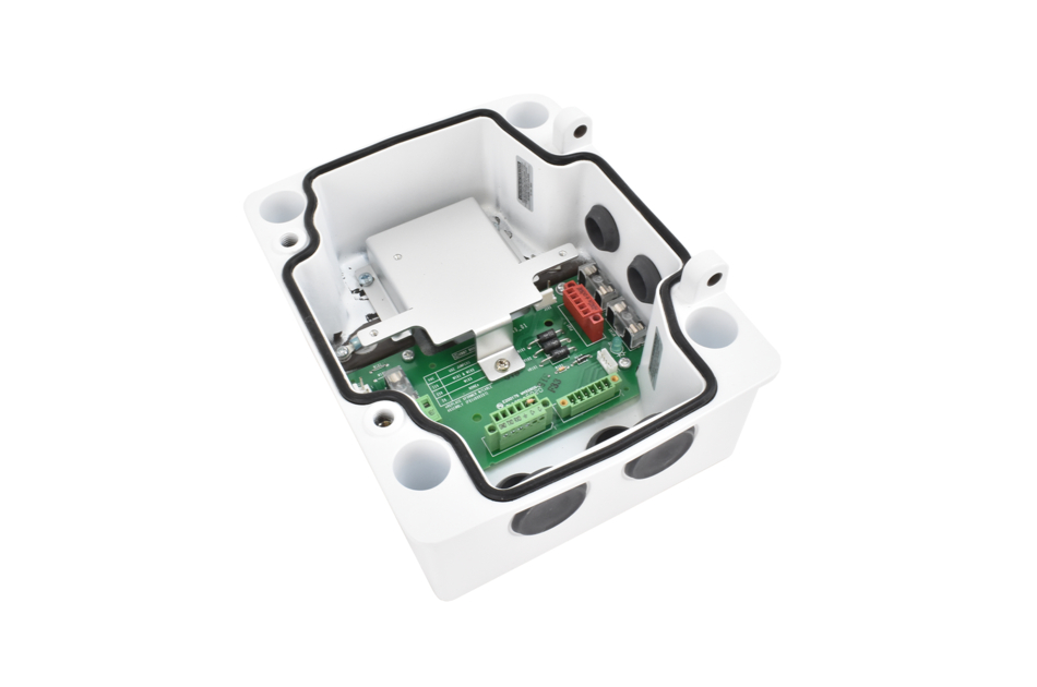 Elektronisches Bauteil in einem offenen Gehäuse mit sichtbarer Leiterplatte und mehreren Anschlüssen.