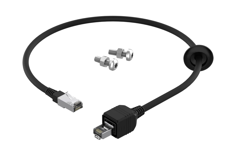 Schwarzes Ethernet-Kabel mit zwei Steckverbindern und drei silbernen Schrauben auf weißem Hintergrund.