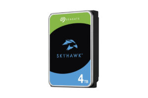 Eine Seagate SkyHawk-Festplatte mit 4 TB Speicherkapazität, in grün, schwarz und blau gestaltetes Etikett.
