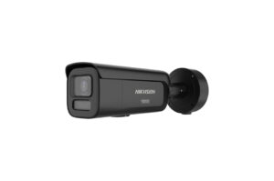 Überwachungskamera von Hikvision mit rechteckigem Gehäuse und montierbarem Arm.