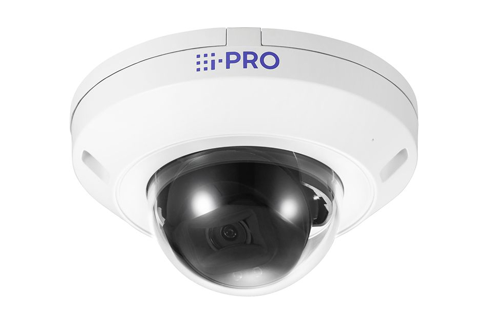 Überwachungskamera mit weißem Gehäuse und dunkler Kuppel, mit dem Logo "i-PRO" oben sichtbar.
