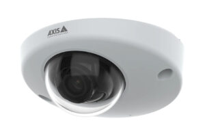 Weiße Axis-Dome-Überwachungskamera mit sichtbarem Objektiv und transparentem Schutzgehäuse