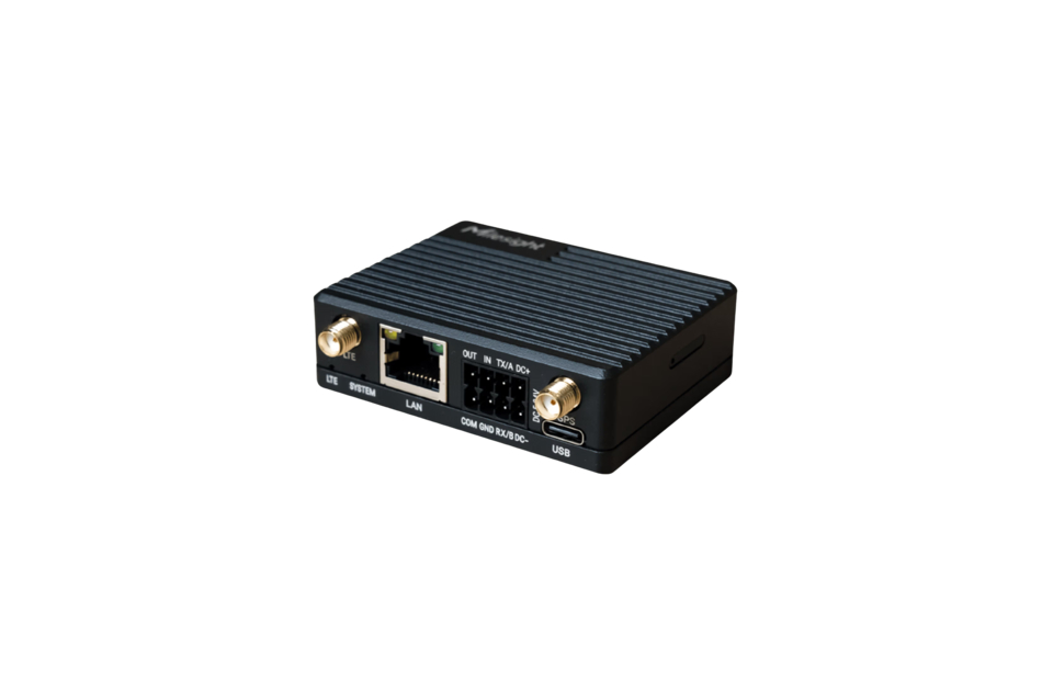 Schwarzes, geripptes Netzwerkgerät mit LAN-, USB-, Antennen- und seriellen Anschlüssen