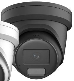 Zwei Überwachungskameras, eine in Schwarz und eine in Weiß, sind nebeneinander angebracht. Sie haben ein modernes, zylinderförmiges Design mit einem Objektiv in der Mitte.