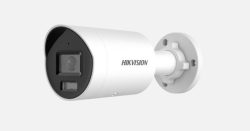Weiße Hikvision Überwachungskamera, zylindrische Form mit schwarzer Vorderseite und einem Befestigungsarm.