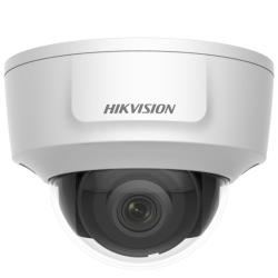 Weißer Dome-Überwachungskamera von Hikvision mit durchsichtiger Abdeckung und darin sichtbarem Objektiv.