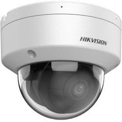 Eine weiße Überwachungskamera von Hikvision in einer kuppelförmigen Schutzvorrichtung.