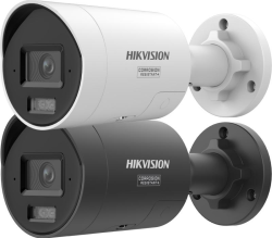 Zwei Überwachungskameras von Hikvision, eine in Weiß und eine in Schwarz, mit der Aufschrift 'Corrosion Resistant+' auf den Gehäusen.