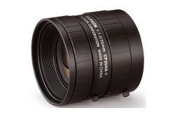 Eine Fujinon-Kameraobjektiv mit der Modellbezeichnung CF35HA-1, hergestellt in China, in schwarz.