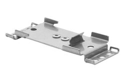 Metallische Halterung mit mehreren Befestigungslöchern und gebogenen Kanten.