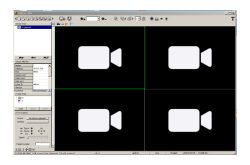 Ein Computerbildschirm zeigt eine Überwachungssoftware mit vier leeren Videofenstern. Links sind verschiedene Steuerungs- und Verbindungseinstellungen zu sehen.