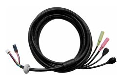 Ein schwarzes Kabel mit mehreren Anschlüssen, darunter farbige Audio- und Steckverbindungen, auf weißem Hintergrund.