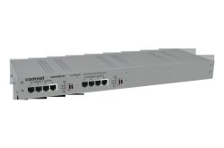 Ein Ethernet-Extender von Comnet mit acht Ports, Modellnummer CLFE8EOU, in einer grauen Metallkiste.