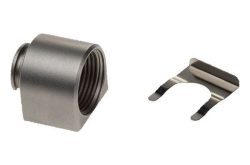 Ein Metalladapter mit Gewinde und ein U-förmiger Metallclip, nebeneinander liegend.