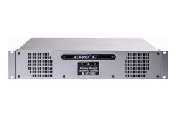 Servergerät, beschriftet mit "ADPRO iFT" und "Remotely Managed Multiservice Gateway xtralis", mit Lüftungsgittern auf beiden Seiten.