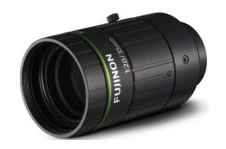 Ein Fujinon-Objektiv mit 1:2.0/35 mm Beschriftung, in schwarzer Farbe mit grünem Ring.
