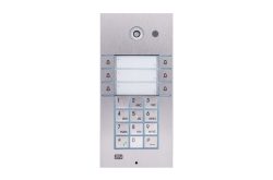 Türsprechanlage mit numerischem Tastenfeld, Kamera und mehreren Klingelknöpfen, in einem Edelstahlgehäuse.