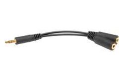 Ein schwarzes Audiokabel mit einem 3,5-mm-Stereo-Stecker und zwei 3,5-mm-Stereo-Buchsen.
