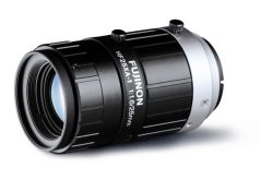 Fujinon HF25XA-1 Objektiv mit einer Brennweite von 25 mm und einem Verhältnis von 1:1,6, in Schwarz und Silber.