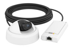 Kompakte weiße Sicherheitskamera mit zugehörigem Steuergerät und langem Kabel.
