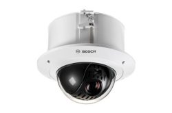 Bosch Überwachungskamera in einem weißen Gehäuse.