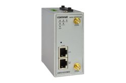 Ein industrieller LTE-Router von Comnet mit zwei Ethernet-Ports und Anschlüssen für zwei Antennen.