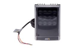 Ein elektronisches Gerät von Axis Communications mit Kabel und offenliegenden Drähten.