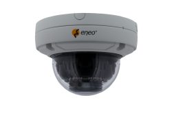 Überwachungskamera von eneo in einer Kuppelgehäuseform.