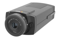 Eine graue Überwachungskamera von Axis mit einem Canon EF-S 24mm f/2.8 STM Objektiv.