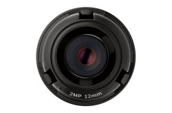 Kameraobjektiv in Nahaufnahme mit der Aufschrift "2MP 12mm".
