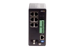 Ein schwarzer Netzwerk-Switch mit mehreren Ethernet-Ports und grünen Anschlussklemmen, gezeigt von vorne.