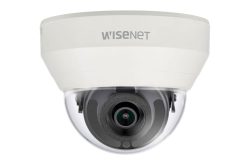 Weiße, kuppelförmige Überwachungskamera von Wisenet.
